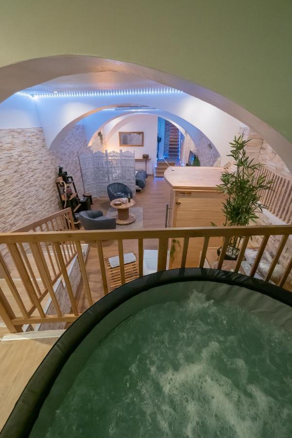 Le Spa De La Cathedrale - Jacuzzi - Sauna - Champagne - Netflix - Wifi Troyes Exterior photo